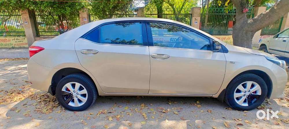 Toyota Corolla Altis 2013-2017 G At, 2015, Cng & Hybrids