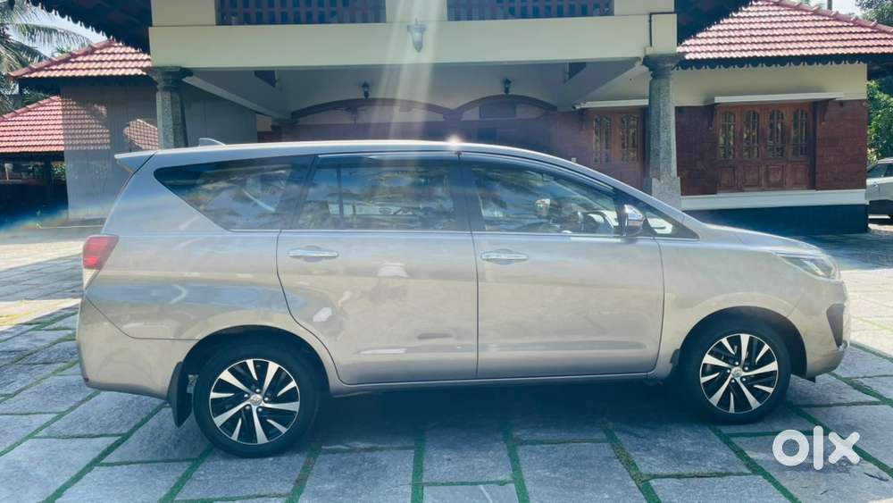 2022 Toyota Innova Crysta