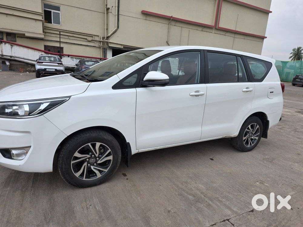 Toyota Innova Crysta 2.4 G Mt 8s, 2023, Diesel