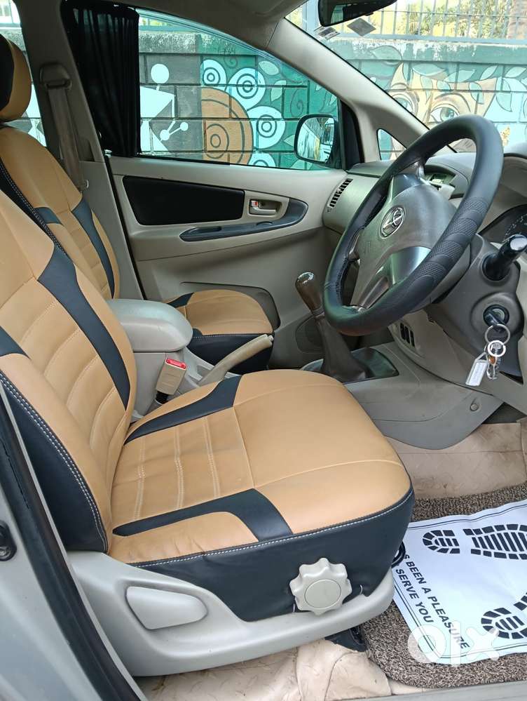 Toyota Innova 2.5 G (diesel) 8 Seater Bs Iv, 2014, Diesel