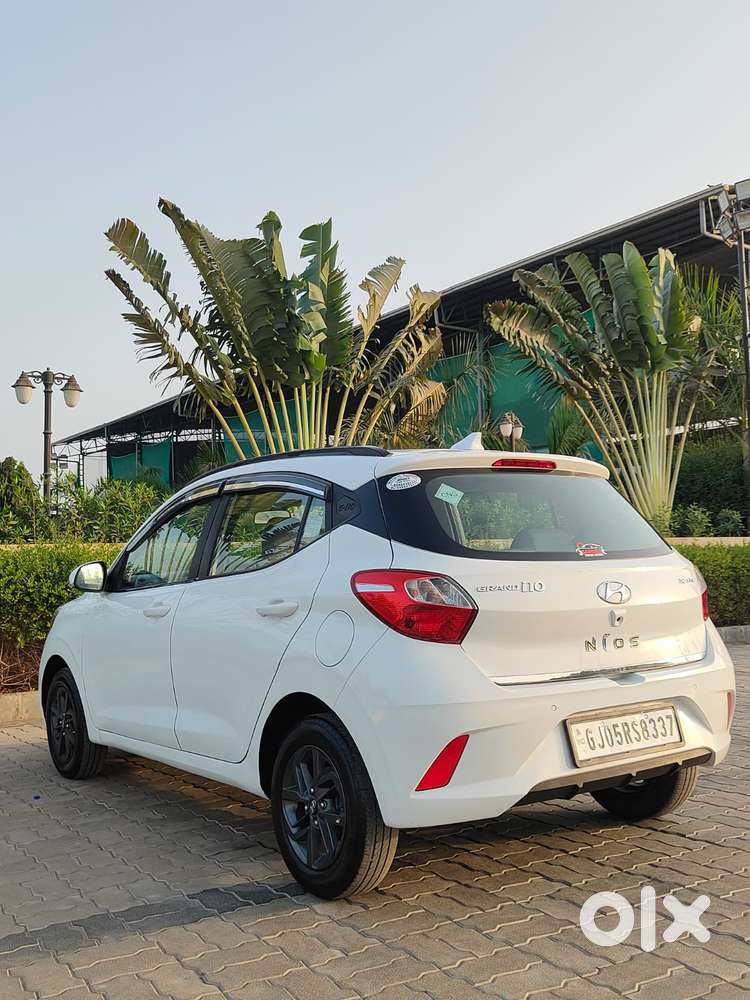 Hyundai Grand I10 Nios Sportz Dual Tone, 2022, Cng & Hybrids