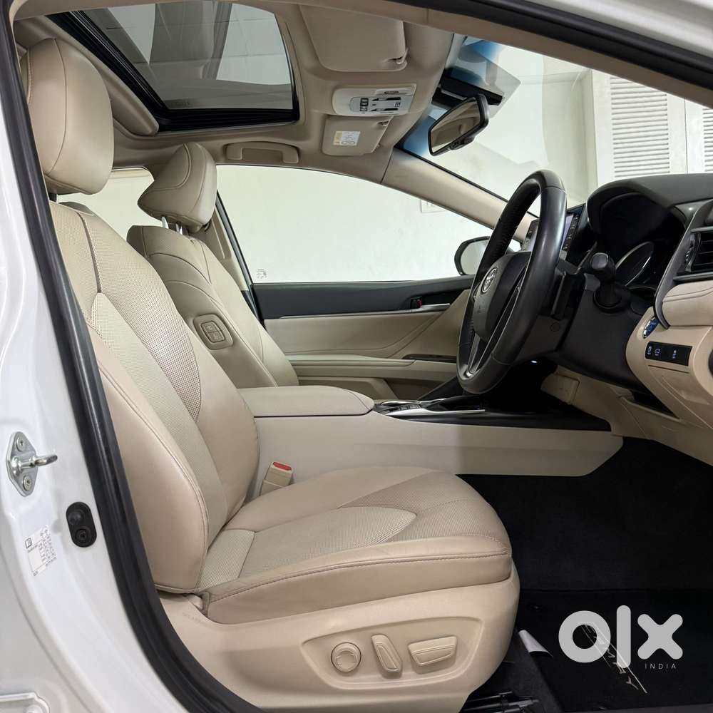 Toyota Camry Hybrid, 2022, Petrol