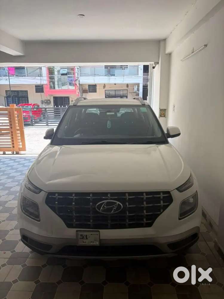 Hyundai Venue 2020 Petrol 36675 Km Driven