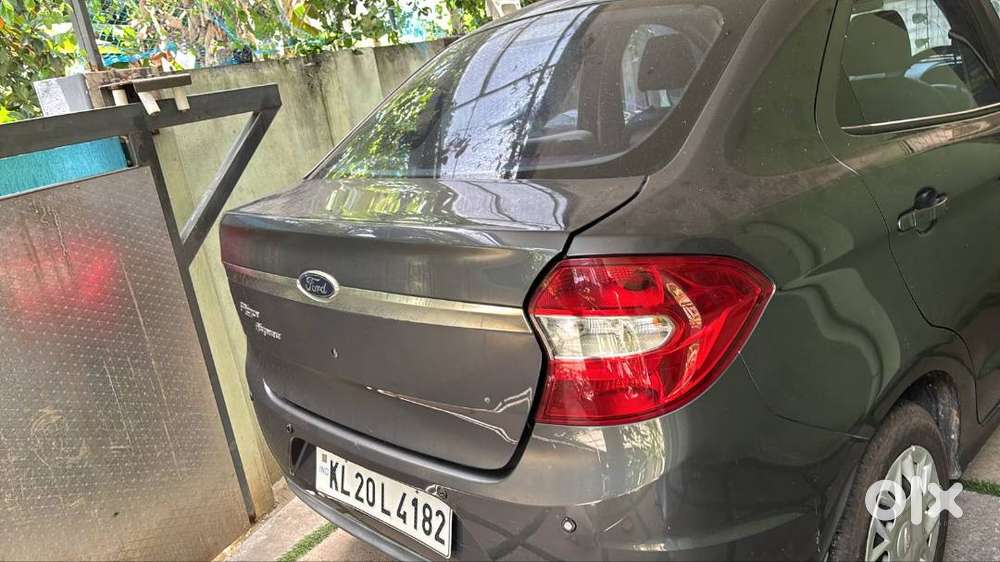 Ford Aspire Titanium Blu 2017
