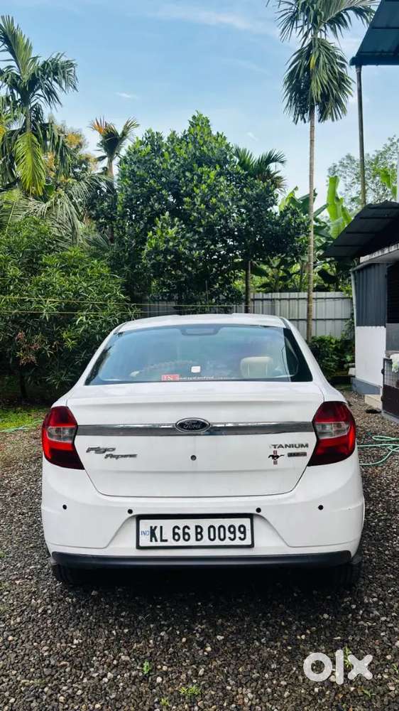 Ford Aspire Titanium Blu 2017