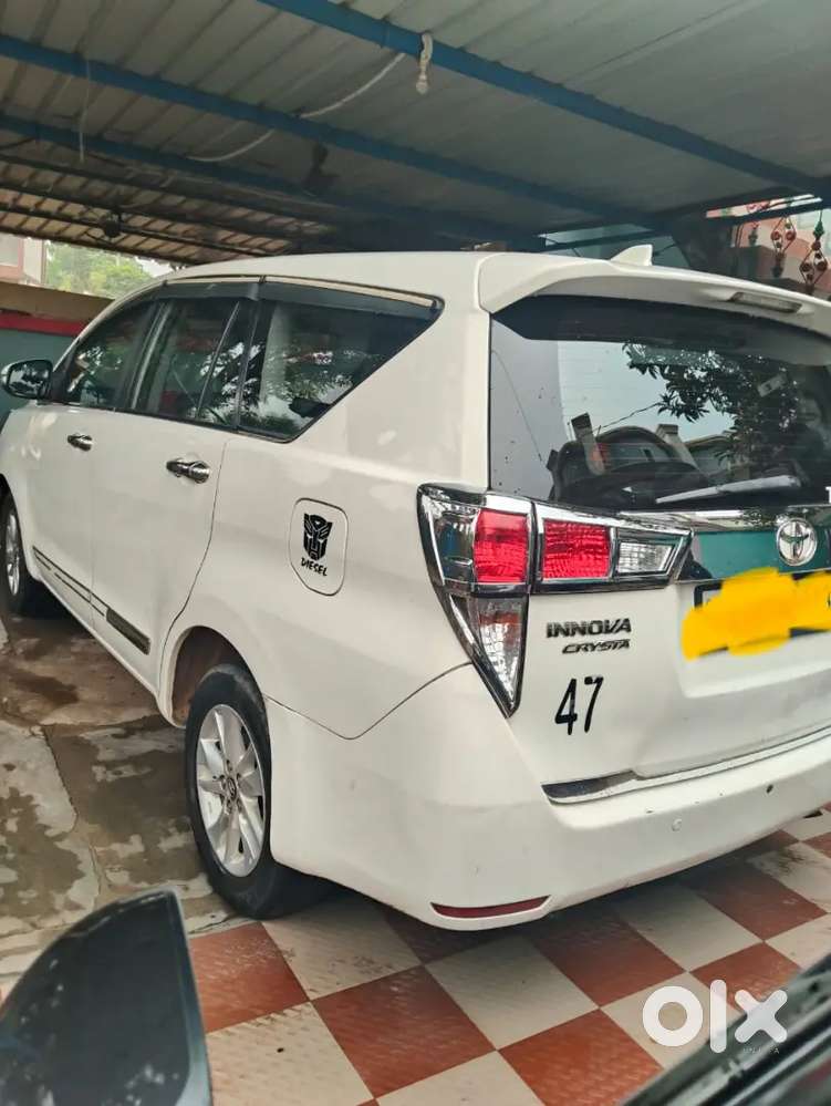 Toyota Innova Crysta 2017 Diesel Well Maintained