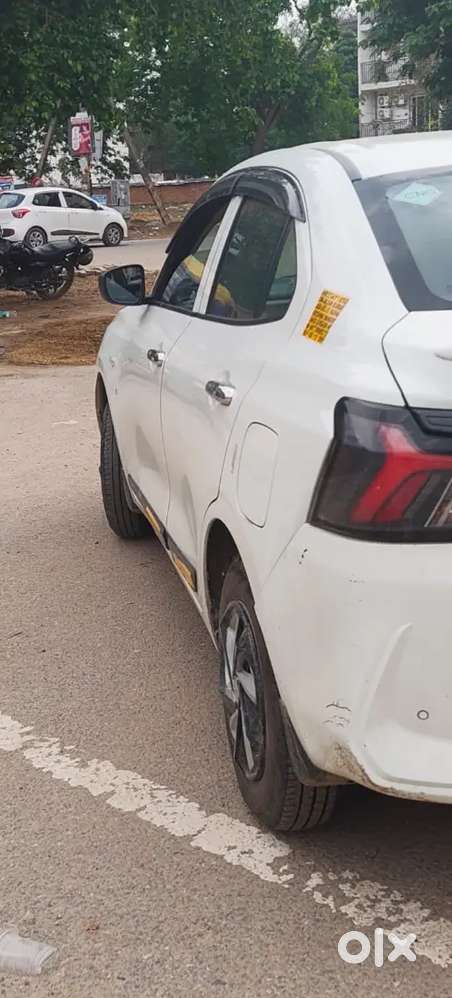 Maruti Suzuki Dzire 2025 Cng & Hybrids 22000 Km Driven