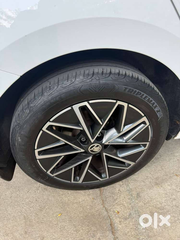 Skoda Octavia 2.0 L K Tsi At, 2023, Petrol