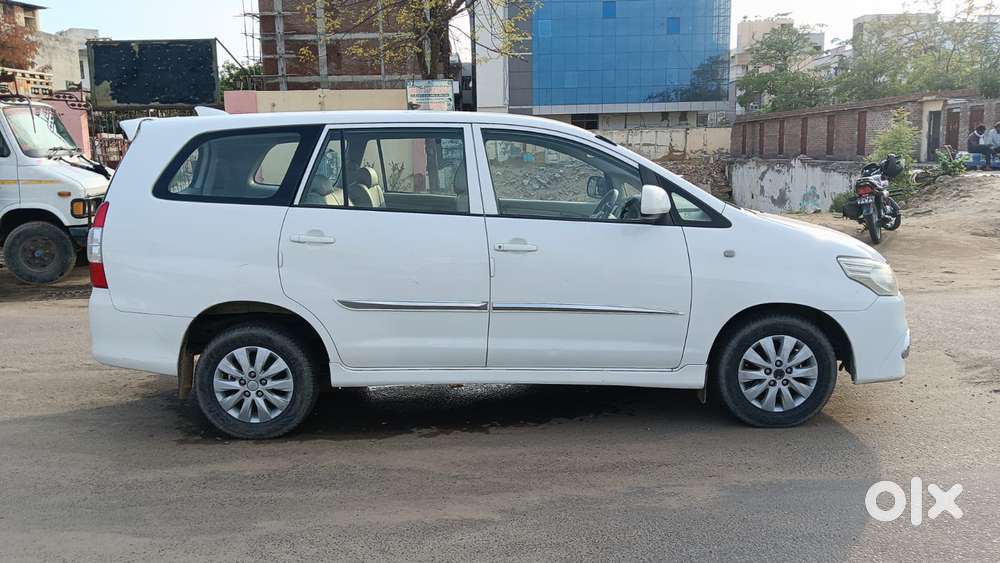 Toyota Innova 2.5 G (diesel) 8 Seater, 2013, Diesel