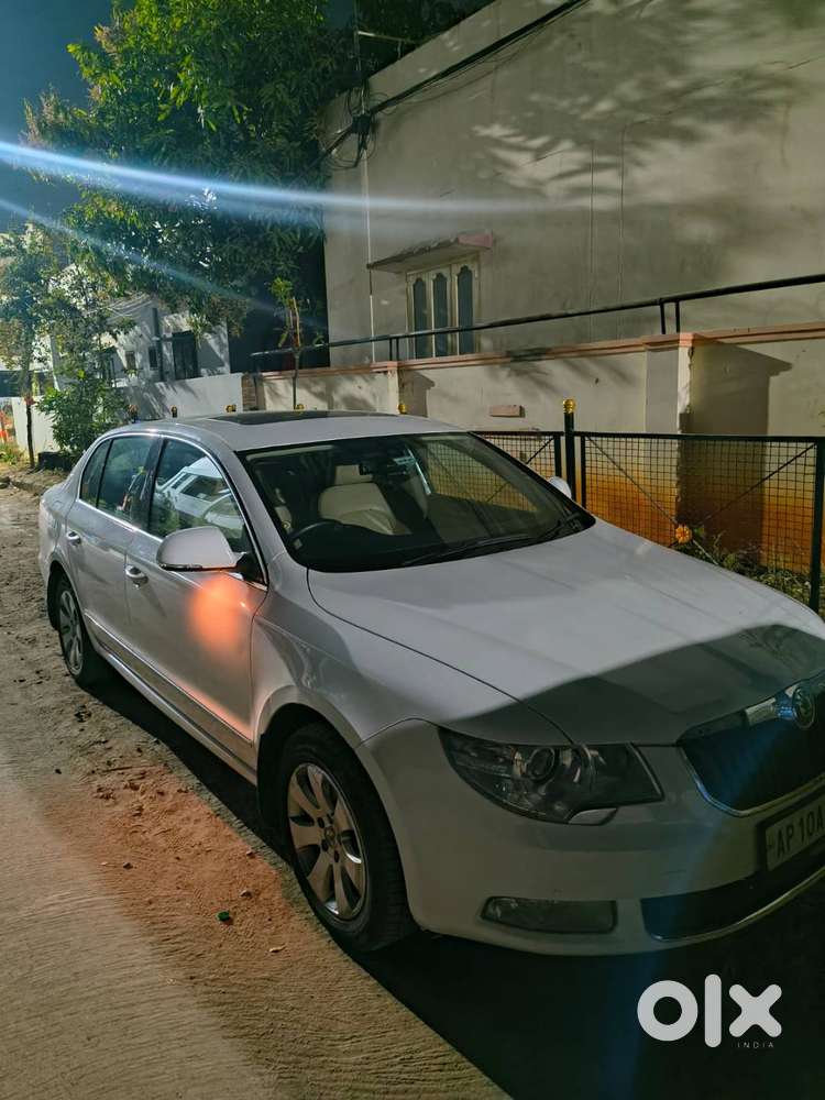 Skoda Superb 2011 Petrol