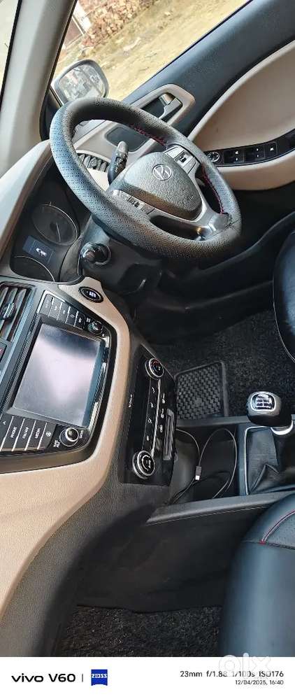 Hyundai New I20 2017 Petrol 80000 Km Driven