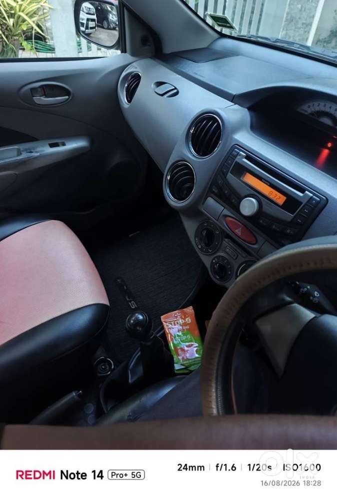 Toyota Etios Liva V, 2011, Petrol