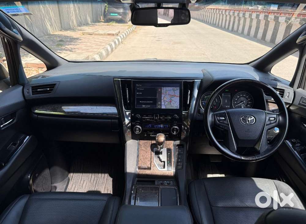 Toyota Vellfire 2.5 Hybrid, 2022, Petrol