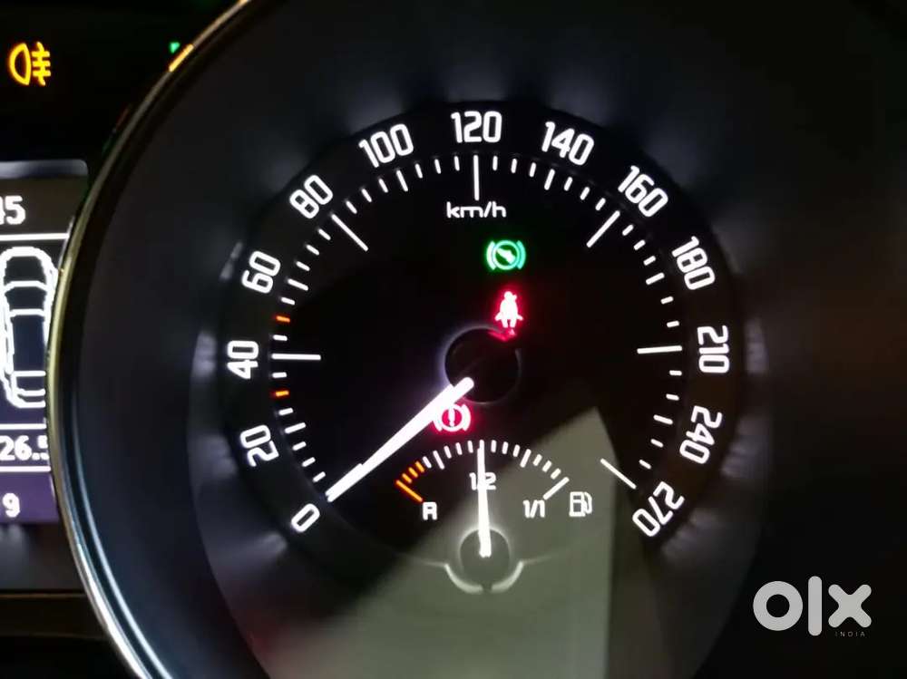 Skoda Superb 2011 Diesel 80000 Km Driven