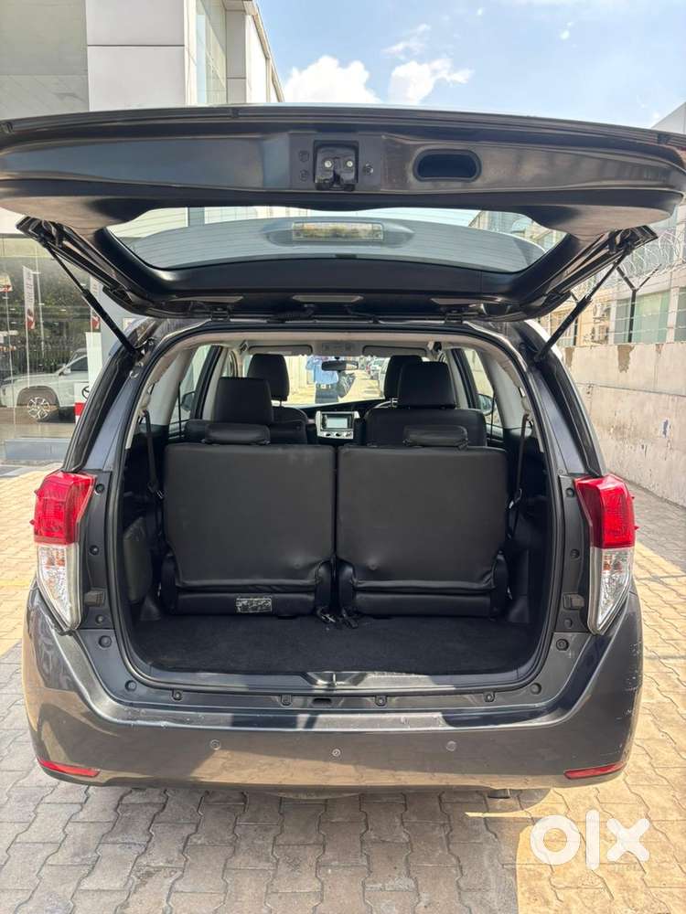 Toyota Innova Crysta 2.4 Gx Mt, 2017, Diesel