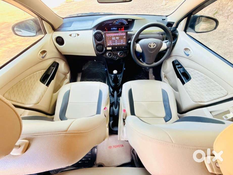 Toyota Etios Liva V Dual Tone, 2019, Petrol