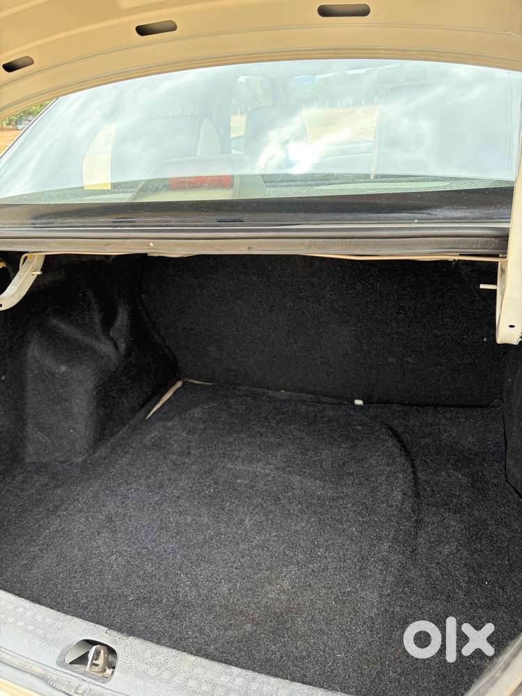Maruti Suzuki Swift Dzire Vxi, 2009, Petrol