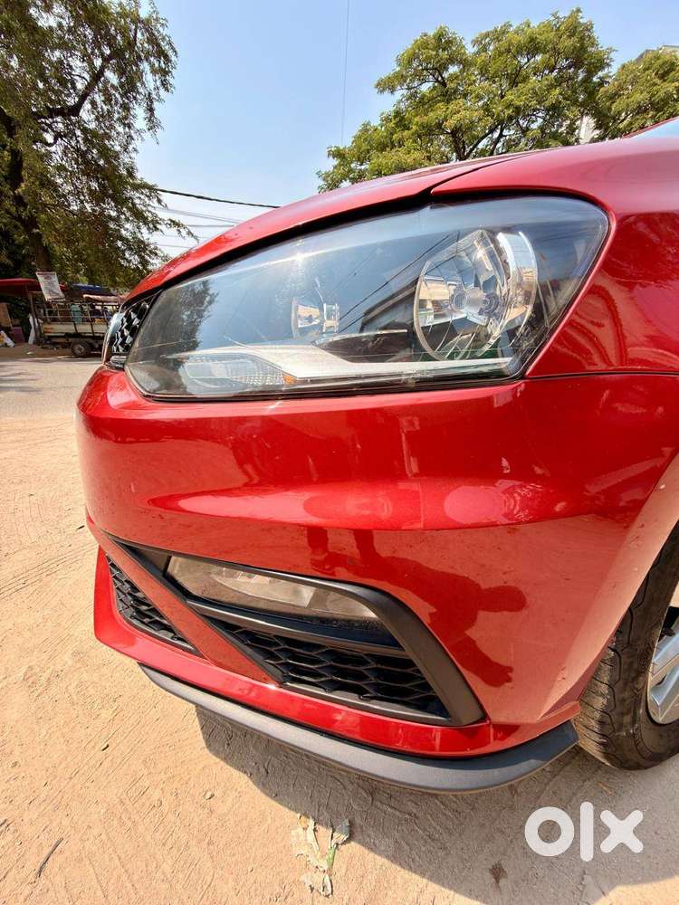 Polo Gt 1.0 L Tsi Automatic - Senior Citizen (factory Fresh)