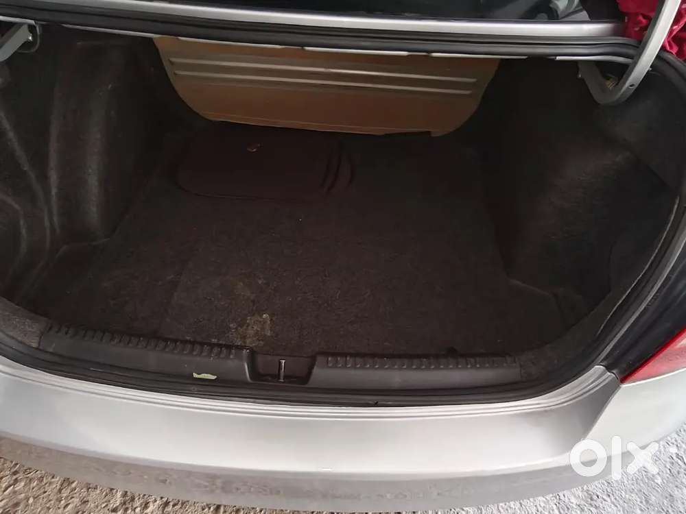 Skoda Rapid Ambition Plus 2013