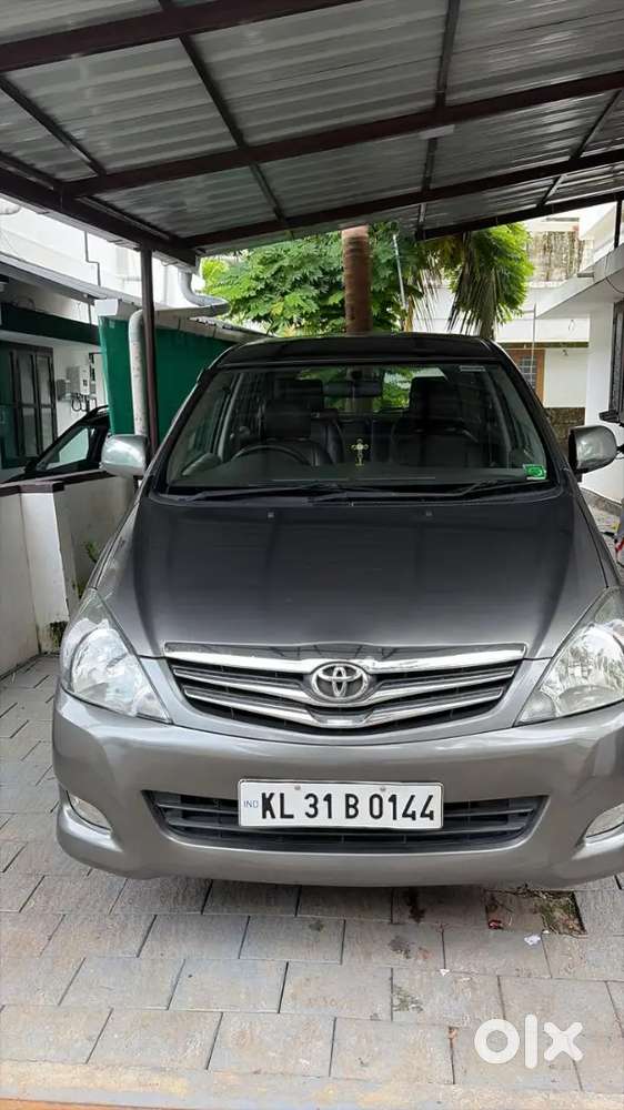 Toyota Innova 2009 Diesel Well Maintained. Original Kerala