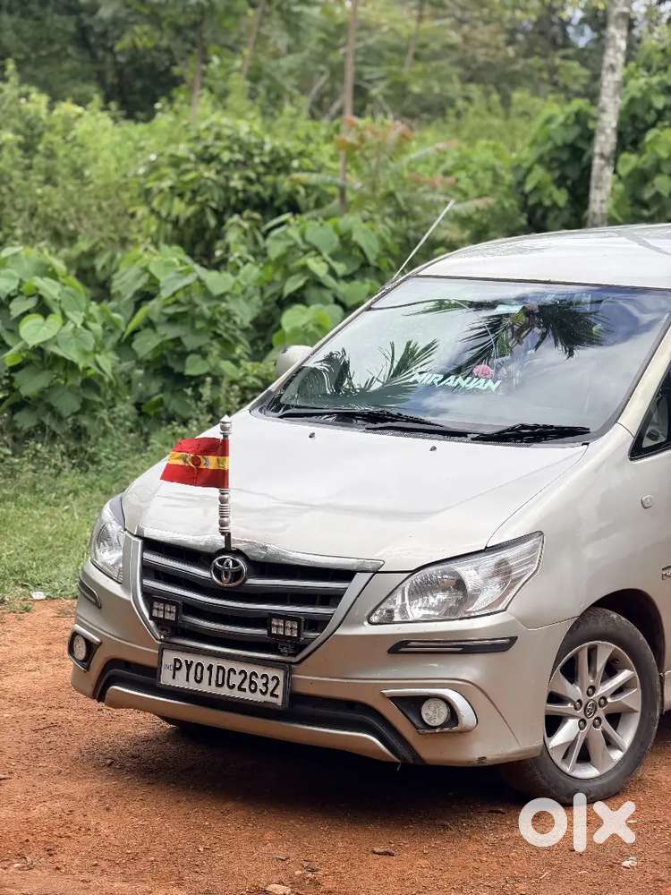 Toyota Innova Diesel 2015 Variant