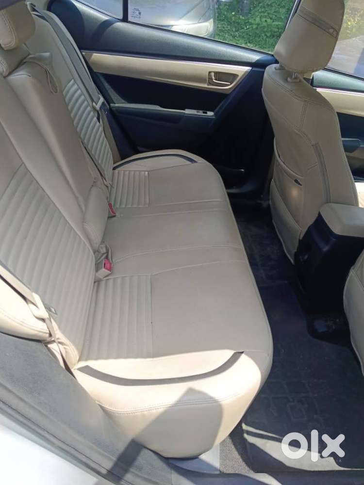 Toyota Corolla Altis 1.8 J, 2015, Petrol