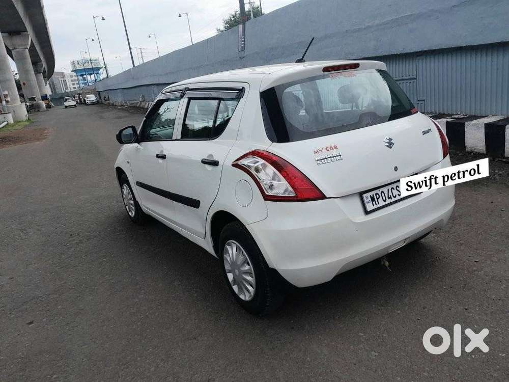 Maruti Suzuki Swift Lxi Optional-o, 2017, Petrol