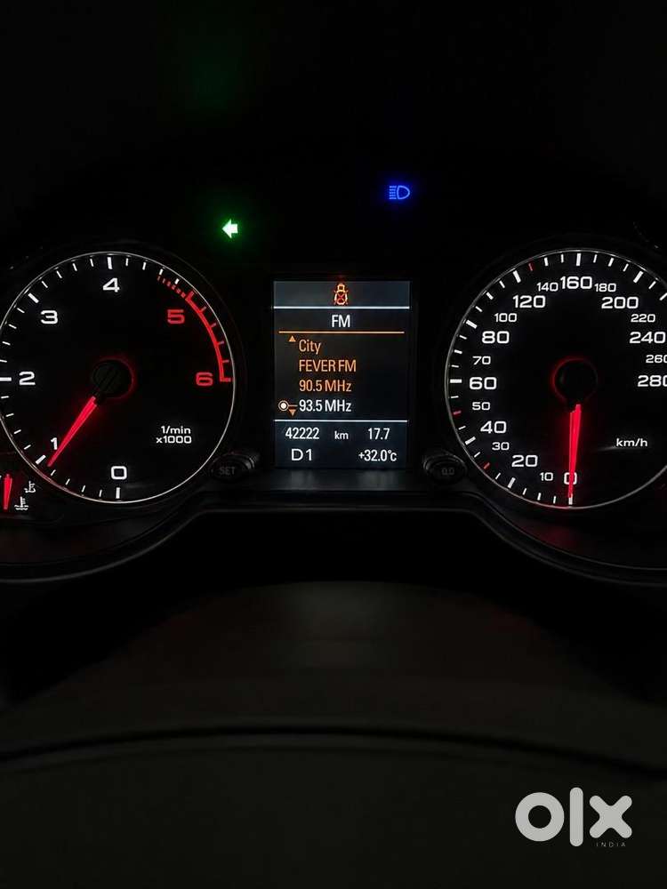Audiq5 2.0tdiquattro  14end  2ndowner  Mint  Pune No Have Litte Work