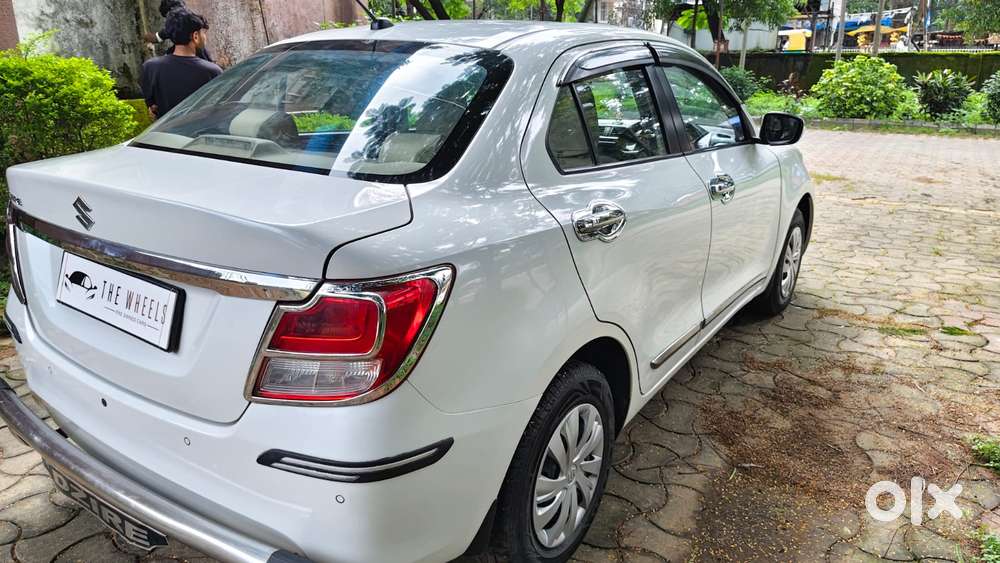 Maruti Suzuki Dzire 1.2 Vxi, 2022, Petrol