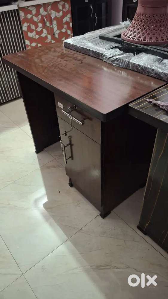 Study table brand new 3x2 size me