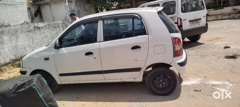 સેન્ટ્રો ગાડી 2012 મોડલ છે વીમો નથી પેટ્રોલ સીએનજી બંનેમાં ચાલુ છે