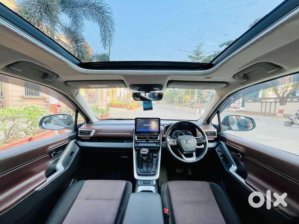 Toyota Innova Hycross, 2024, Petrol