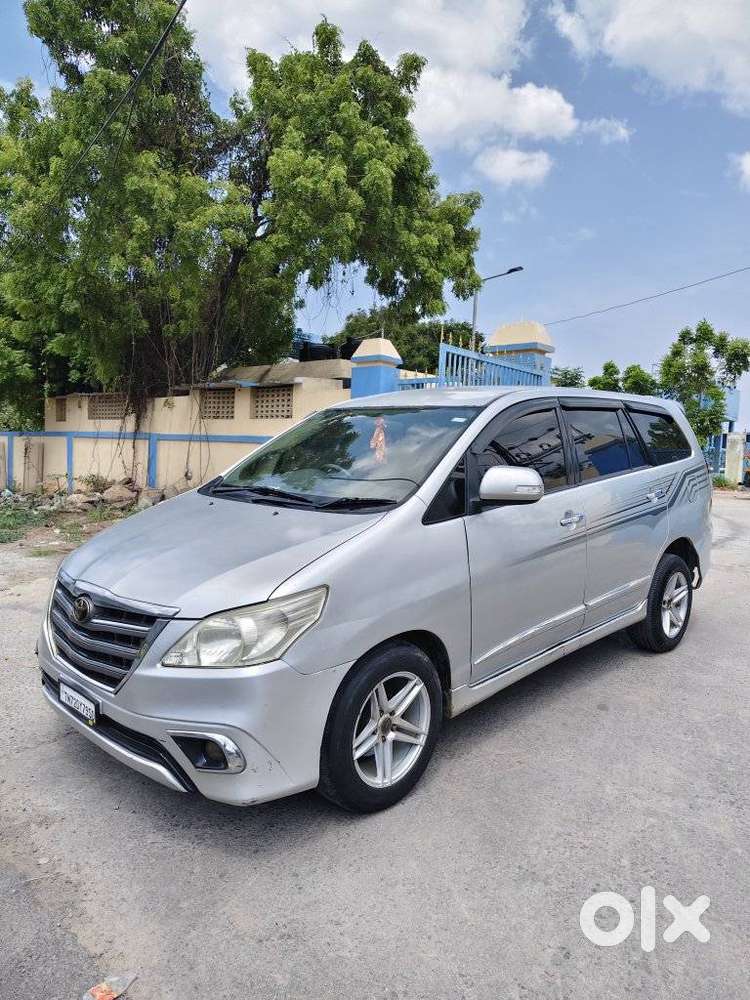 Toyota Innova 2.5 Vx 7 Seater Bs Iv, 2015, Diesel