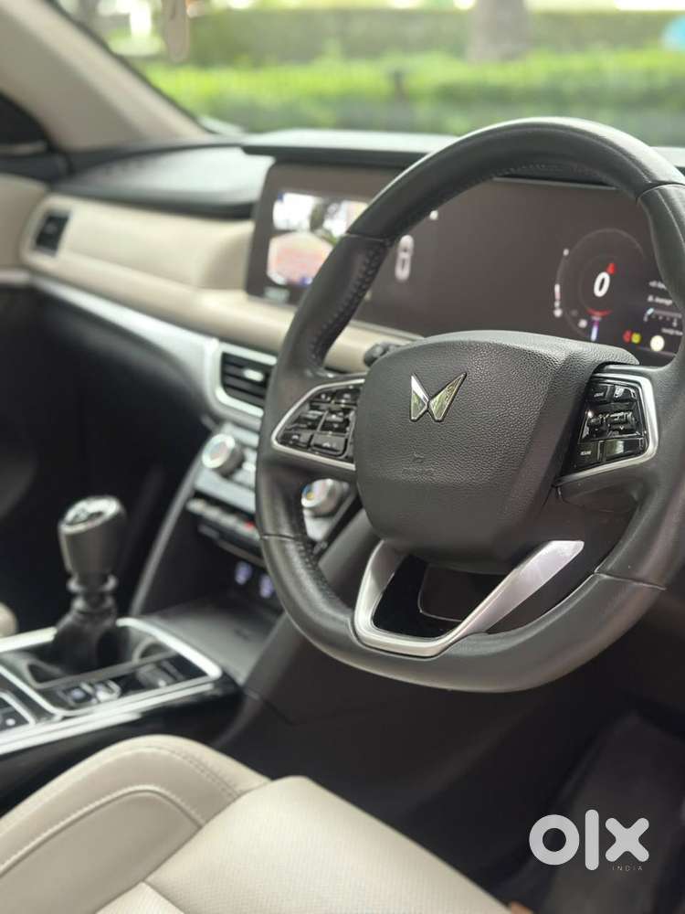 Mahindra Xuv700 2.2 Ax 7 Diesel Mt Luxury Pack Str, 2022, Diesel