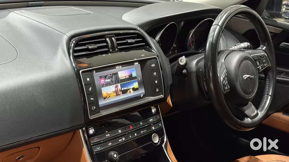 Jaguar Xe Portfolio, 2017, Petrol