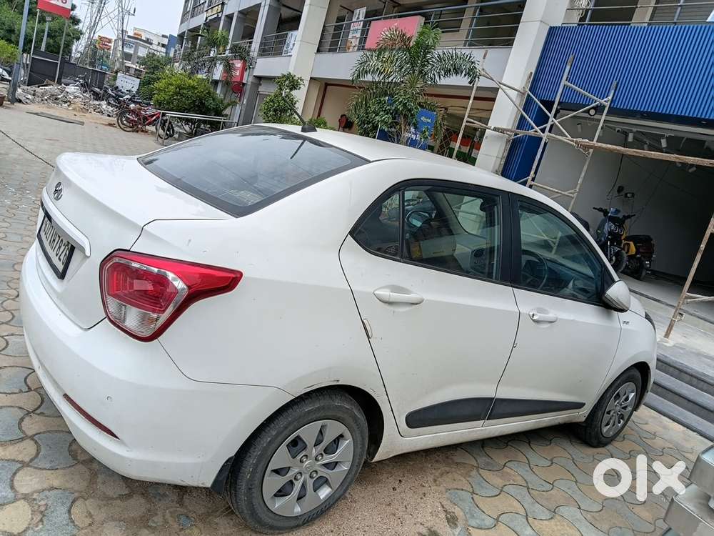 Hyundai Xcent Petrol 2015