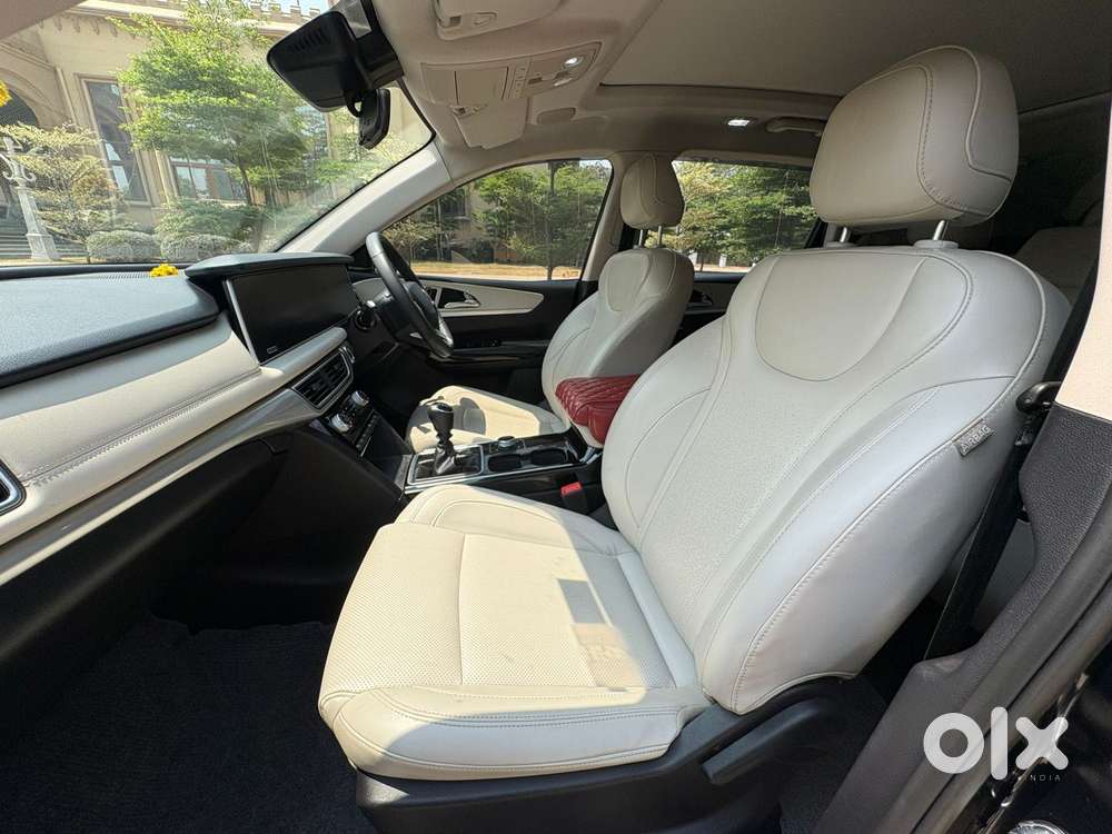 Mahindra Xuv700 2.2 Ax 7 Diesel Mt Luxury Pack Str, 2023, Diesel