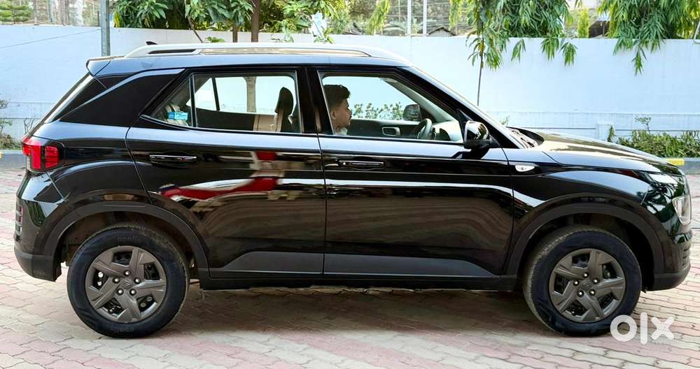 Hyundai Venue S 1.2 Petrol, 2024, Petrol