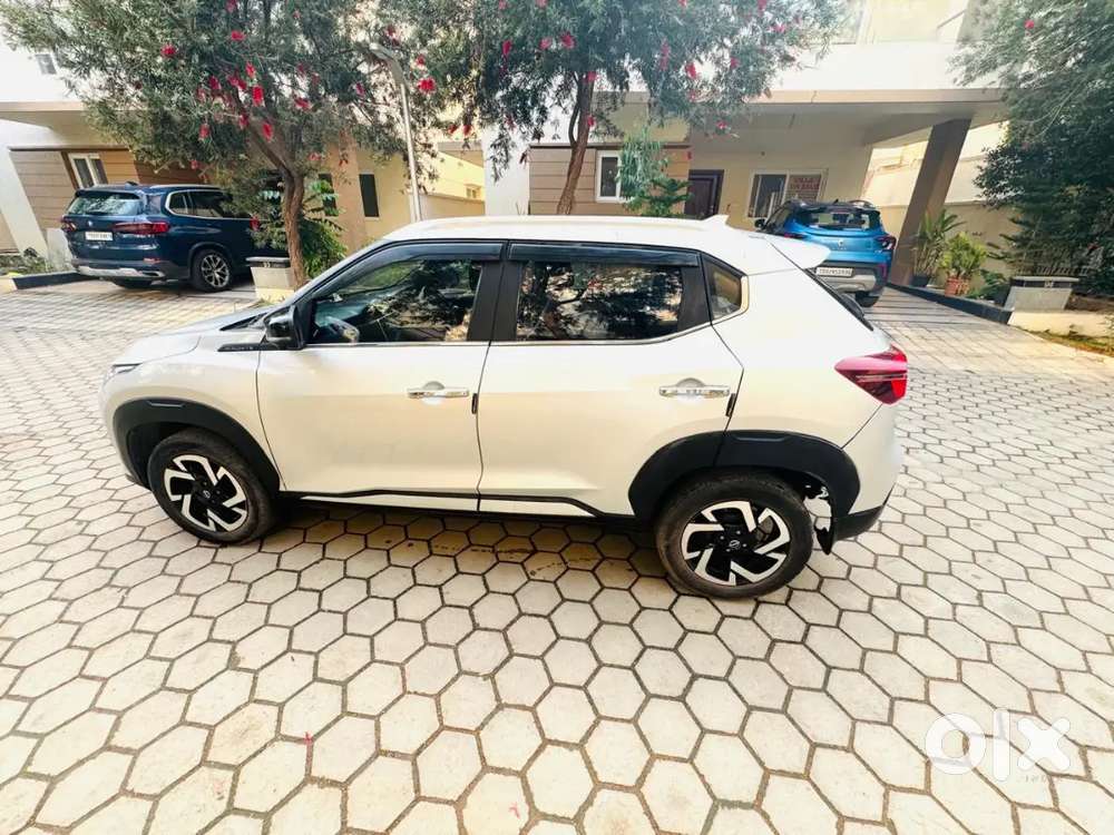 Nissan Magnite Showroom Track