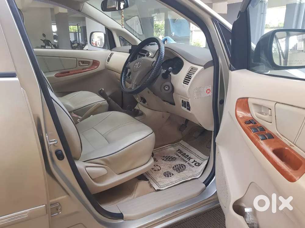 Toyota Innova 2.5-g