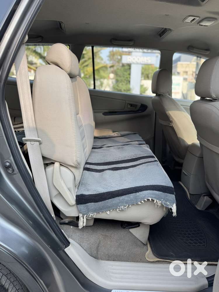 Toyota Innova 2.5 G (diesel) 8 Seater, 2014, Diesel