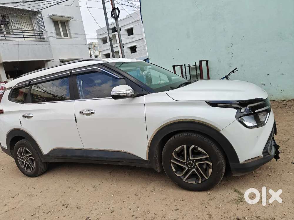 Kia Carens 2024 Petrol Well Maintained