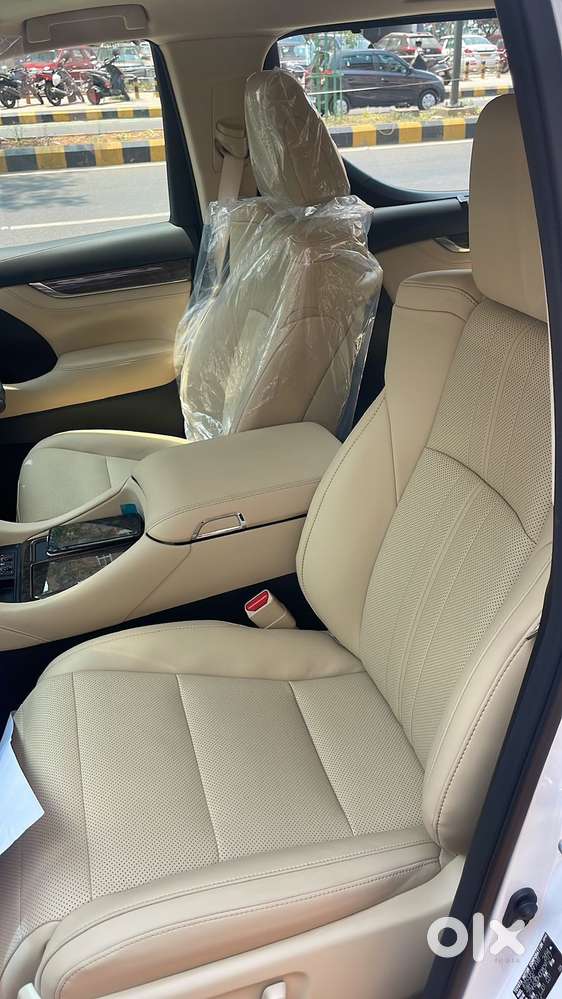 Toyota Vellfire Vip – Executive Lounge, 2023, Petrol