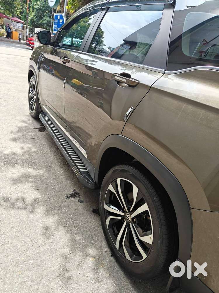 Mg Hector Plus Savvy Pro  Petrol Cvt Automatic  2023  Dune Brown 7
