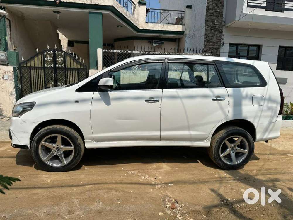 Toyota Innova 2011 Diesel Well Maintained