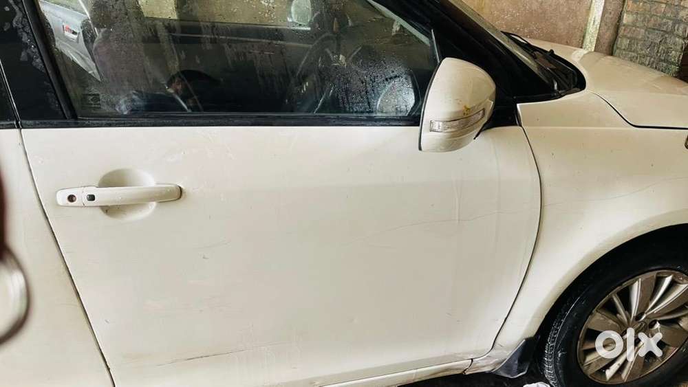Maruti Suzuki Swift Zxi Top Model 2015 Petrol 70000 Km Driven
