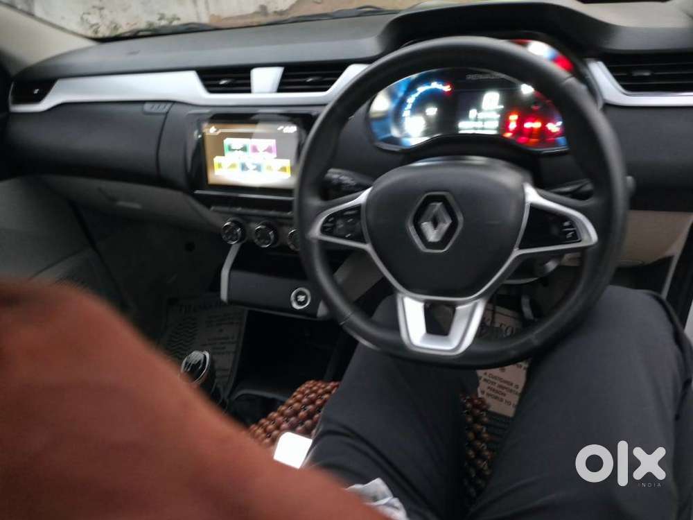 Renault Triber Rxz, 2023, Petrol