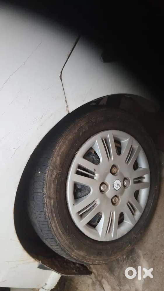 न्यू टायर न्यू बीमा सीएनजी चालू एसी चालू म्यूजिक चालू न्यू बैट्री