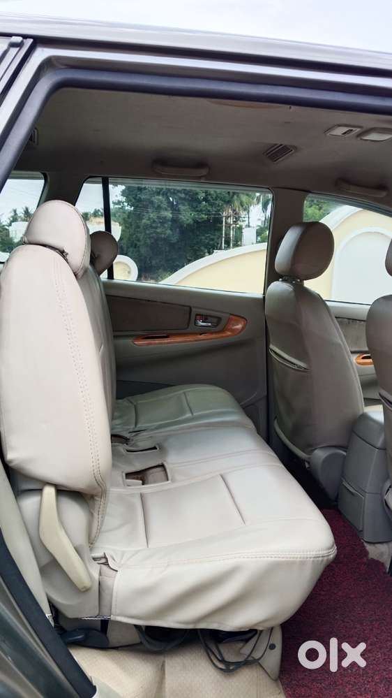 Toyota Innova 2.5 V 7 Str, 2010, Diesel