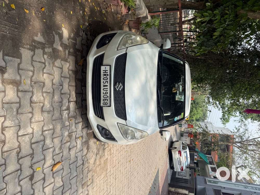 2017 White Maruti Swift Ldi